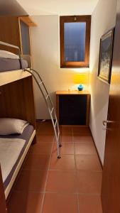 2 bedroom apt near Como lake 객실 침대
