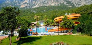 Bazén v ubytování Magic Sun Hotel nebo v jeho okolí