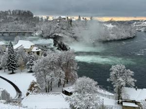 a view of the niagara river in the snow at Ferienwohnung in Jestetten an der Landesgrenze zu Schaffhausen und Zürich in Jestetten