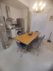 Η κουζίνα ή μικρή κουζίνα στο Valencia Beach PINK