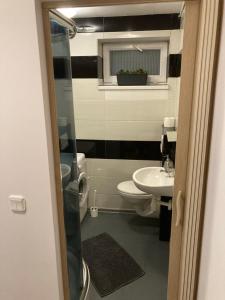 Ένα μπάνιο στο Kawalerka Centrum Bydgoszcz 3