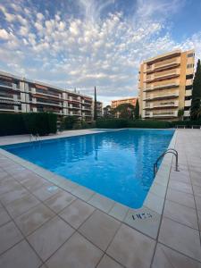 Hồ bơi trong/gần French Riviera Saint Raphaël Retreat