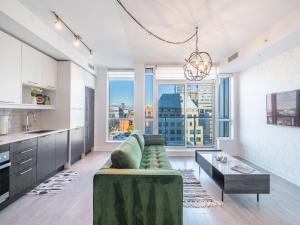 Kuchyň nebo kuchyňský kout v ubytování Parc Suites - Entertainment District Toronto