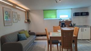 Kuchyňa alebo kuchynka v ubytovaní Apartment an der Hutweide