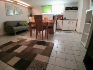 Kuchyňa alebo kuchynka v ubytovaní Apartment an der Hutweide
