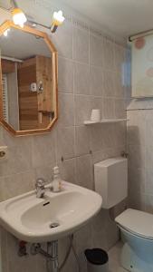 Kúpeľňa v ubytovaní Apartment an der Hutweide + 36 fotografií