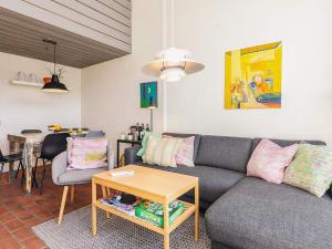Posezení v ubytování 6 person holiday home in Brovst-By Traum + 24 fotografií