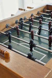 Stanza dei giochi di Come Cool Off In Our Back Yard