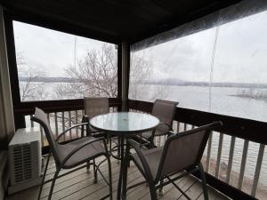 Výhled na řeku, která protéká v blízkosti apartmánu