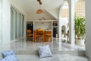 Χώρος καθιστικού στο Tanah Lot Hype Villa Near Canggu
