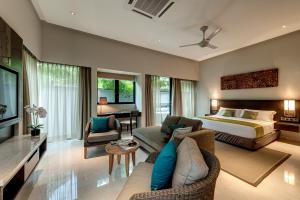 Mangala Estate Boutique Resort - Small Luxury Hotels of the World tesisinde bir oturma alanı