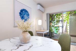 Φωτογραφία από το άλμπουμ του 2BR Urban Nest Cosy & Central - Free Parking στην Αδελαΐδα