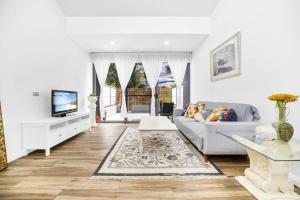 Gallery image of Zetland Gem 2Bed Apt with Pool & Gym Access in Sydney