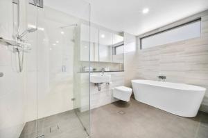 Gallery image of Zetland Gem 2Bed Apt with Pool & Gym Access in Sydney