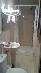 Kupatilo u objektu Hostal Can Jaume