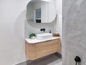 Ένα μπάνιο στο Cedar Retreat - 19 Cedar Street