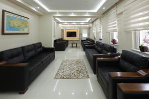 A seating area at Gizem Pansiyon