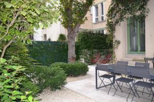 Vonkajšia záhrada v ubytovaní La Villa d'Auteuil, Paris 16, rénovée