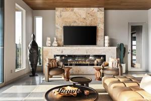 Un lugar para sentarse en Sandstone by Fieldtrip Modern w Pool Views