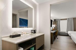 Postel nebo postele na pokoji v ubytování Comfort Inn Conroe