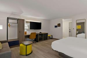TV a/nebo společenská místnost v ubytování Comfort Inn Conroe