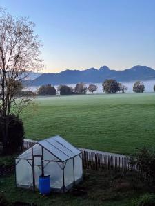 Afbeelding uit fotogalerij van Bergblick, Wohnküche & Workation in Bad Aibling