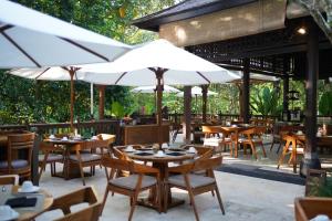 Restaurace v ubytování The Lokha Ubud Resort, Villas & SPA