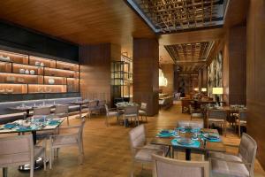 Posezení v ubytování The Westin Mumbai Powai Lake + 37 fotografií