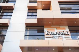 Certifikát, hodnocení, plakát nebo jiný dokument vystavený v ubytování Emerald Suites CDO