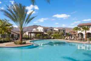 Gambar di galeri bagi Sunset Dreams by VARE Steps Away from PoolSpa Gym PGA West di La Quinta