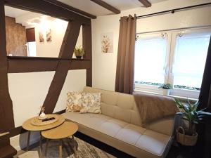 Ein Sitzbereich in der Unterkunft Gemütliche Ferienwohnung im Westerwald - "Ferienwohnung Braun"