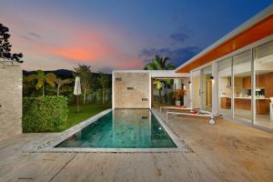 Fotografie z fotogalerie ubytování 4bdr Modern Villa Signature by CapitalPro ve městě Phuket