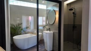 Vannituba majutusasutuses Suncloud Hotel Koh Samet