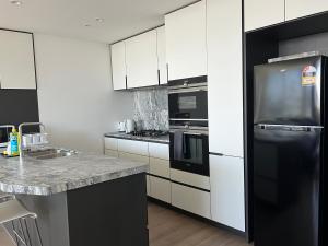 Una cocina o cocineta en WSP harbour view flat with free parking
