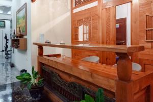 Φωτογραφία από το άλμπουμ του RedDoorz Syariah at Kiapma Hotel σε Bengkulu +32 φωτογραφίες