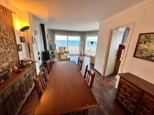 TV a/nebo společenská místnost v ubytování AwayDays 803 Apartamento 8a Planta Vista Mar