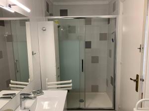 Kúpeľňa v ubytovaní AwayDays Luminoso Apartamento en BAHIA