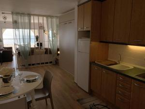Kuchyňa alebo kuchynka v ubytovaní AwayDays - Luminoso Apartamento en BAHIA