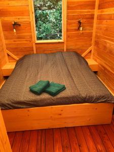 Ένα ή περισσότερα κρεβάτια σε δωμάτιο στο Camping RioRequesa +33 φωτογραφίες