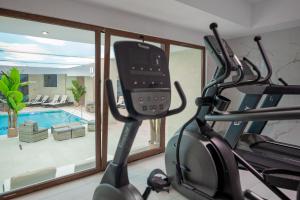 Fitness centrum a/nebo fitness zařízení v ubytování Hotel Cascada BAILE OLANESTI