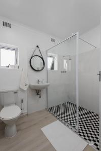 Ένα μπάνιο στο The Owl House Guest House +37 φωτογραφίες