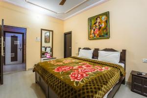 Rúm í herbergi á Hotel Prince-Near Jaisalmer Fort