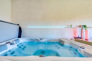 Φωτογραφία από το άλμπουμ του Chambre spa privé Arles campagne στην Αρλ +17 φωτογραφίες