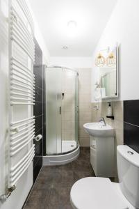 Kúpeľňa v ubytovaní Cooltour Hostel + 37 fotografií