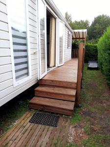 Photo de la galerie de l'établissement Mobil home charmant EMPL 521, aux Mathes