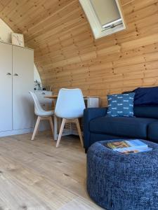 Posezení v ubytování Deep Dale- Bugthorpe Grange Glamping