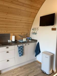 Kuchyň nebo kuchyňský kout v ubytování Deep Dale- Bugthorpe Grange Glamping