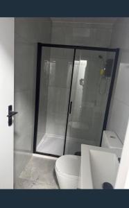 Koupelna v ubytování 1 Bed Flat - Sleeps 2 - Parking - Wifi
