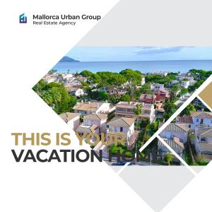 een foto van een stad met de woorden dit is een vakantie bij Playas de Mallorca in Muro