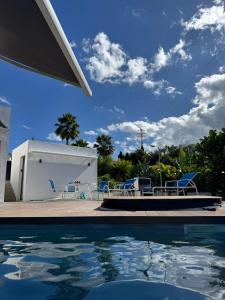 Bazén v ubytování The Cube nebo v jeho okolí + 25 fotografií